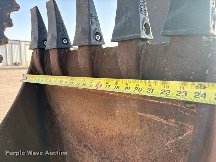 image for item FC2044 2013 John Deere 310SK backhoe