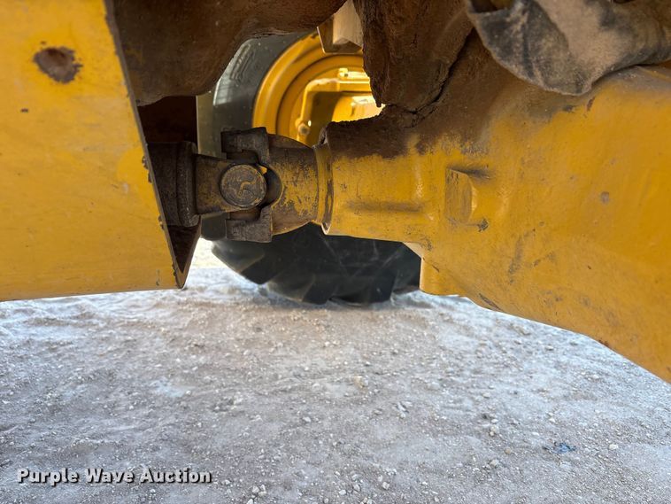 image for item FC2044 2013 John Deere 310SK backhoe