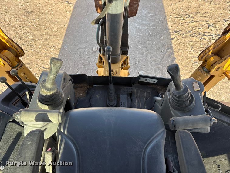 image for item FC2044 2013 John Deere 310SK backhoe