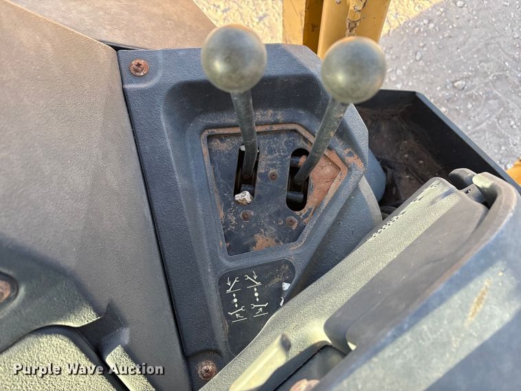 image for item FC2044 2013 John Deere 310SK backhoe