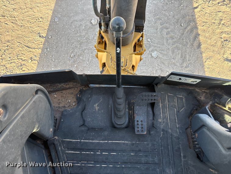 image for item FC2044 2013 John Deere 310SK backhoe