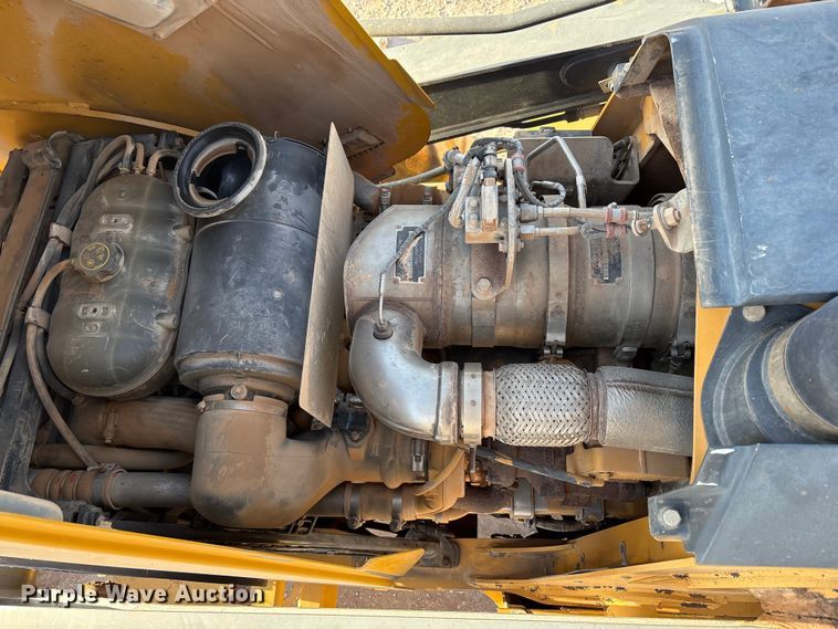 image for item FC2044 2013 John Deere 310SK backhoe