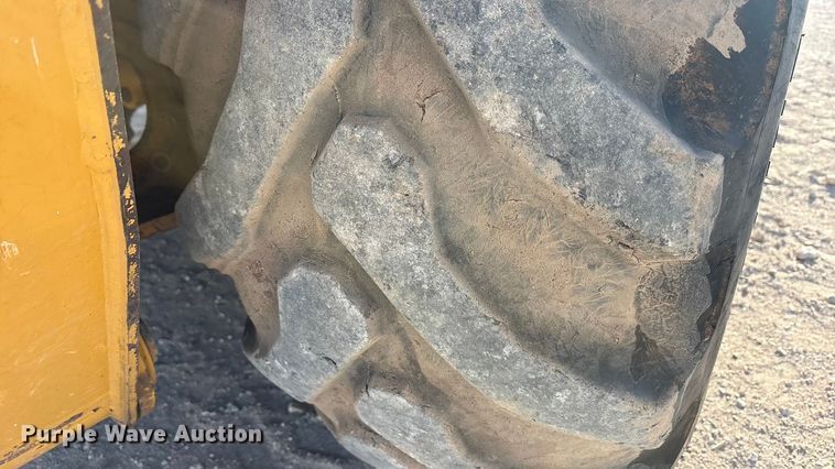 image for item FC2044 2013 John Deere 310SK backhoe