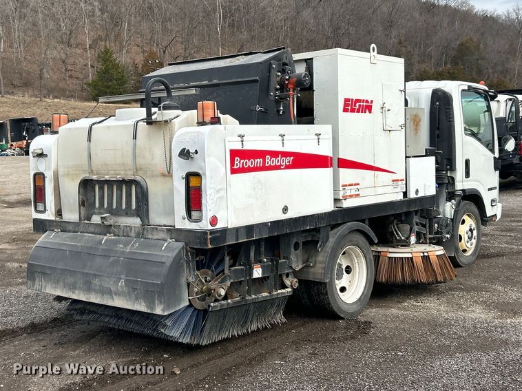 image for item FC5072 2018 Isuzu NRR street sweeper truck