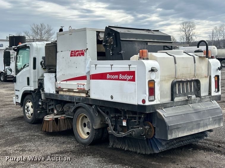 image for item FC5072 2018 Isuzu NRR street sweeper truck