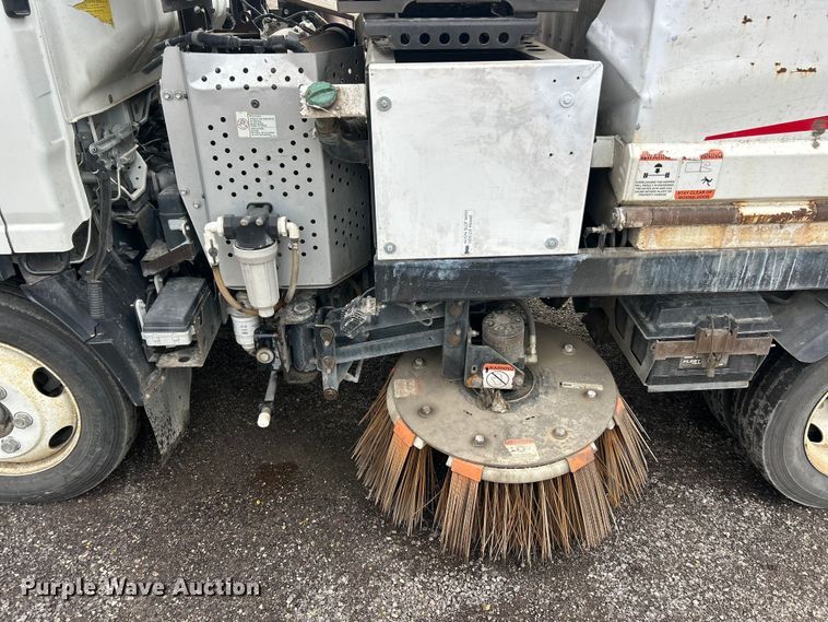 image for item FC5072 2018 Isuzu NRR street sweeper truck