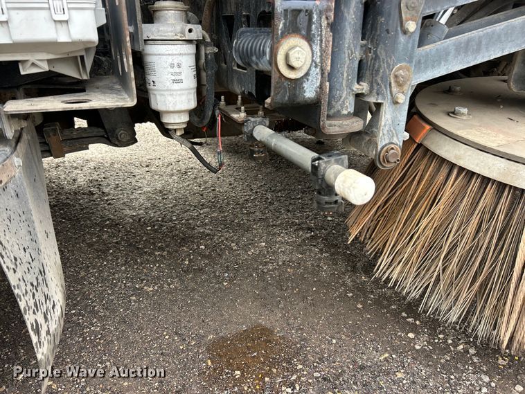 image for item FC5072 2018 Isuzu NRR street sweeper truck