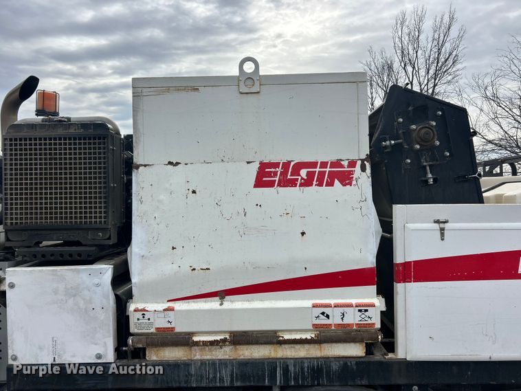 image for item FC5072 2018 Isuzu NRR street sweeper truck