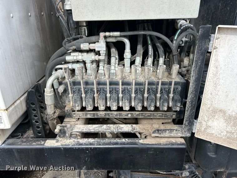 image for item FC5072 2018 Isuzu NRR street sweeper truck