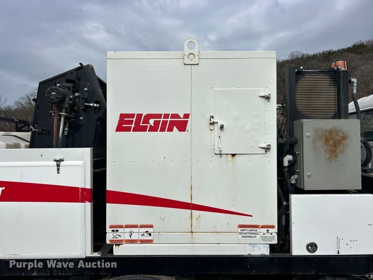 image for item FC5072 2018 Isuzu NRR street sweeper truck