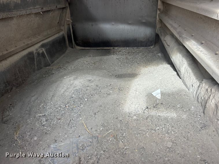 image for item FC5072 2018 Isuzu NRR street sweeper truck