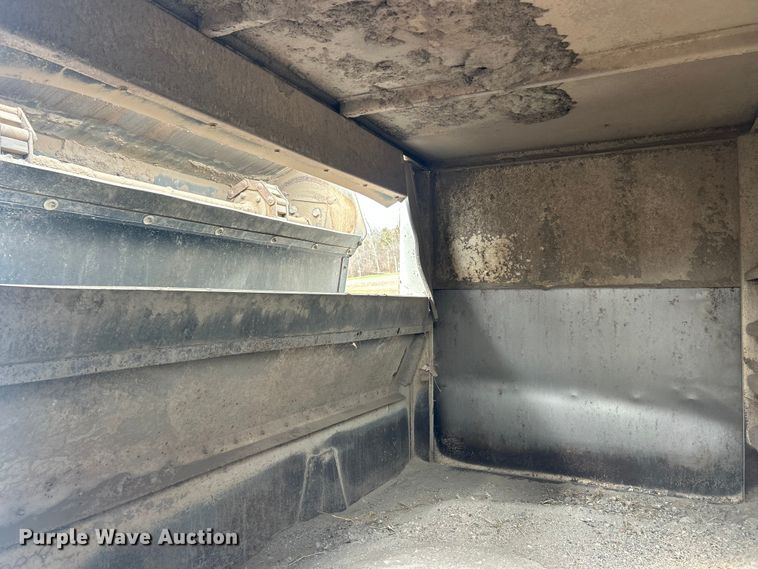 image for item FC5072 2018 Isuzu NRR street sweeper truck