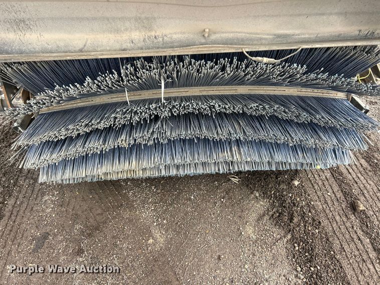 image for item FC5072 2018 Isuzu NRR street sweeper truck