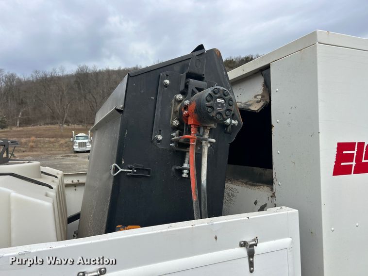 image for item FC5072 2018 Isuzu NRR street sweeper truck