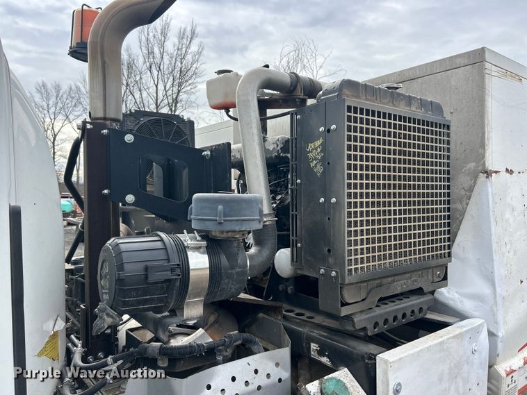 image for item FC5072 2018 Isuzu NRR street sweeper truck