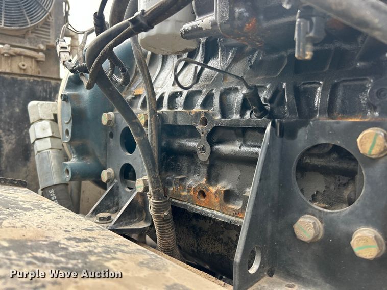 image for item FC5072 2018 Isuzu NRR street sweeper truck