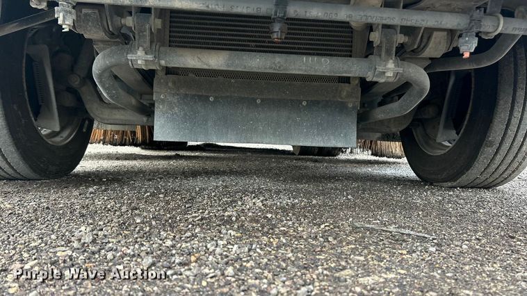 image for item FC5072 2018 Isuzu NRR street sweeper truck