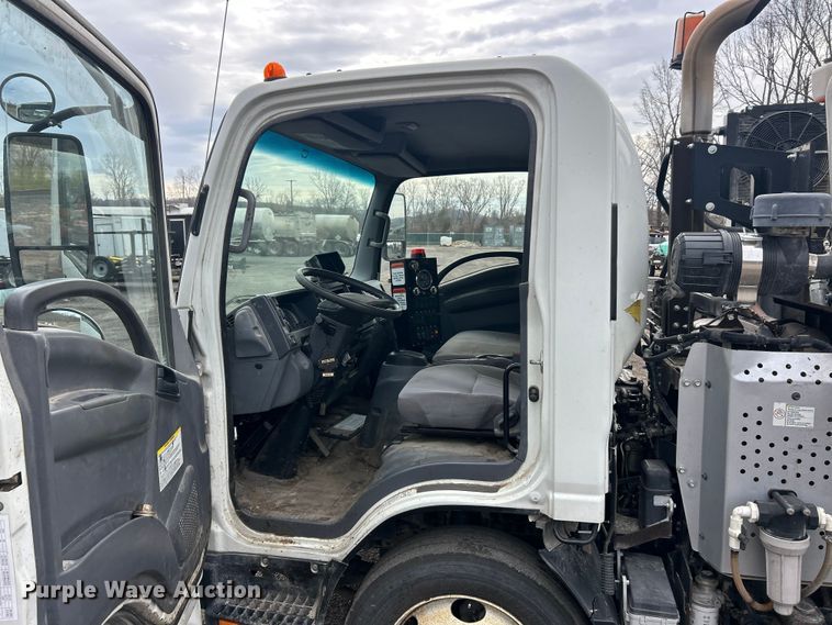 image for item FC5072 2018 Isuzu NRR street sweeper truck