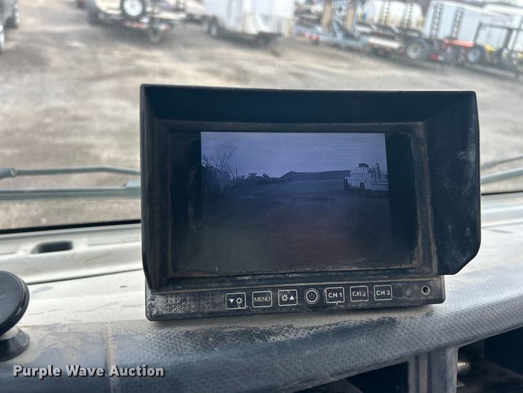 image for item FC5072 2018 Isuzu NRR street sweeper truck