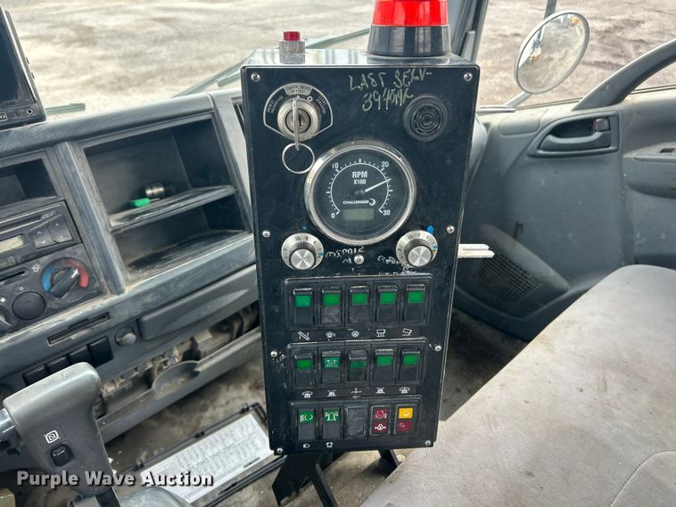 image for item FC5072 2018 Isuzu NRR street sweeper truck