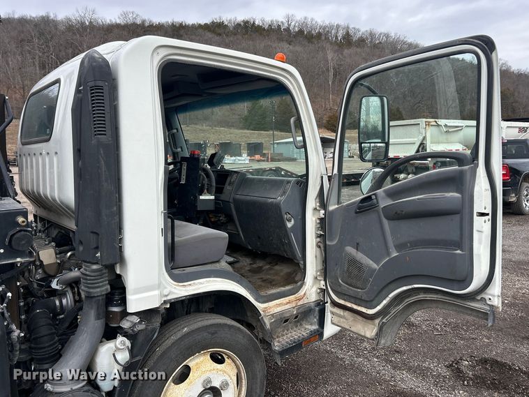 image for item FC5072 2018 Isuzu NRR street sweeper truck