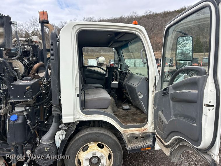 image for item FC5072 2018 Isuzu NRR street sweeper truck