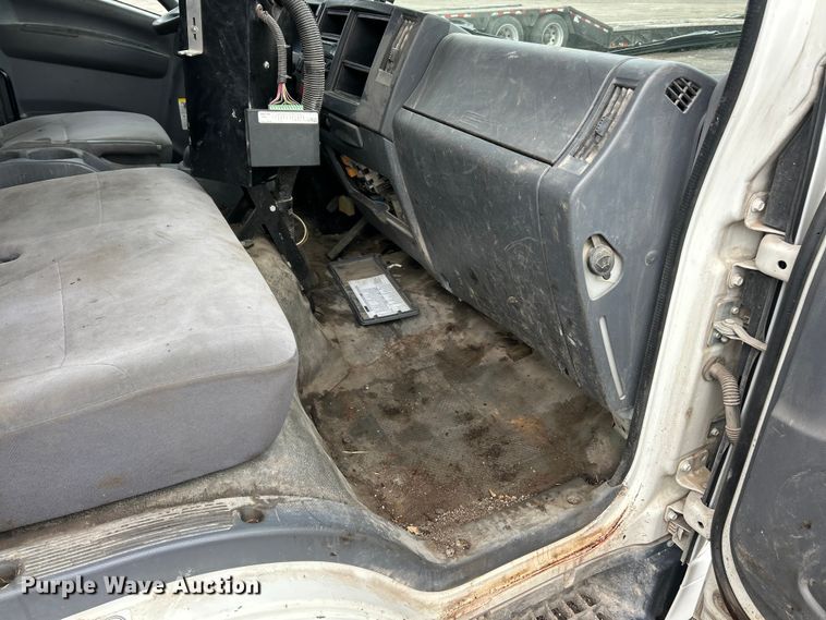 image for item FC5072 2018 Isuzu NRR street sweeper truck