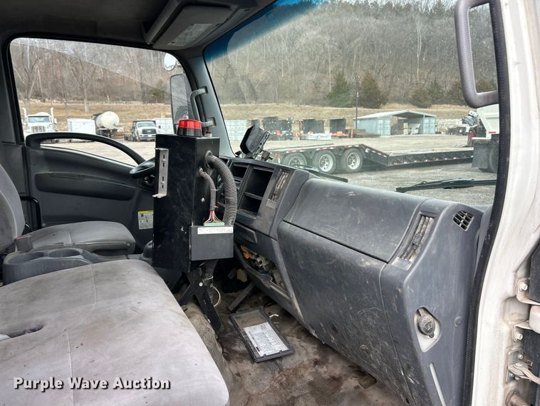 image for item FC5072 2018 Isuzu NRR street sweeper truck