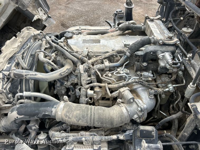 image for item FC5072 2018 Isuzu NRR street sweeper truck