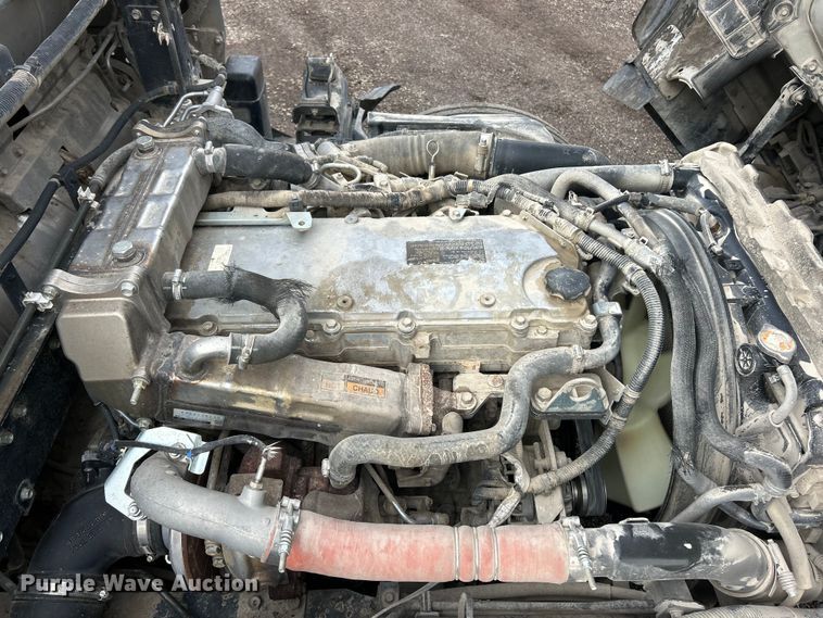 image for item FC5072 2018 Isuzu NRR street sweeper truck