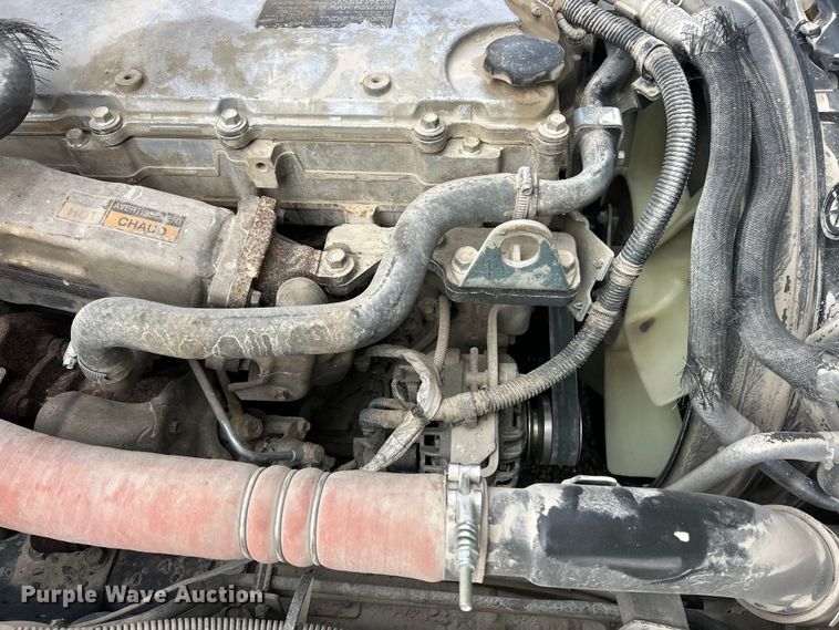 image for item FC5072 2018 Isuzu NRR street sweeper truck