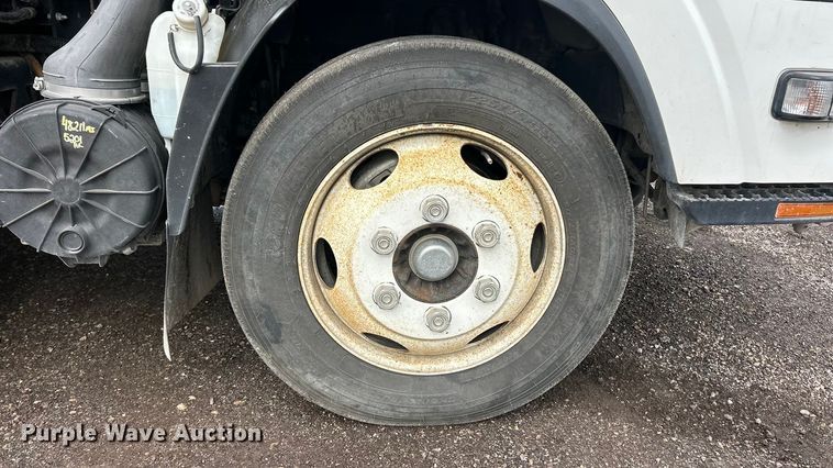 image for item FC5072 2018 Isuzu NRR street sweeper truck