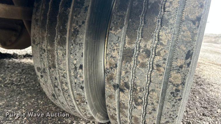 image for item FC5072 2018 Isuzu NRR street sweeper truck