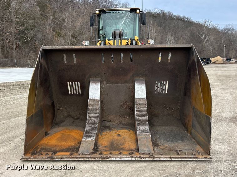 image for item FC5076 2011 Volvo L110F wheel loader