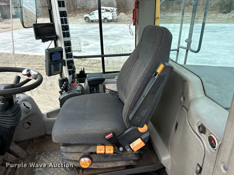 image for item FC5076 2011 Volvo L110F wheel loader