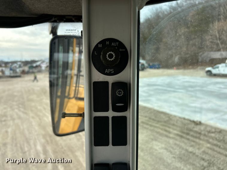 image for item FC5076 2011 Volvo L110F wheel loader