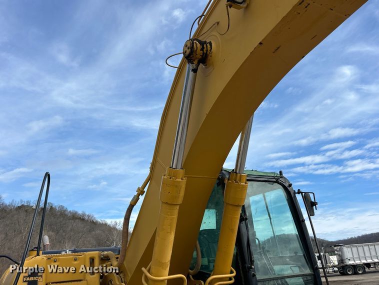 image for item FC5077 2005 Caterpillar 322C L excavator