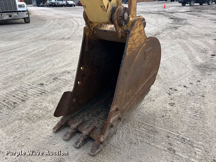 image for item FC5077 2005 Caterpillar 322C L excavator