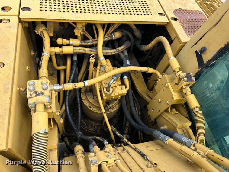 image for item FC5077 2005 Caterpillar 322C L excavator