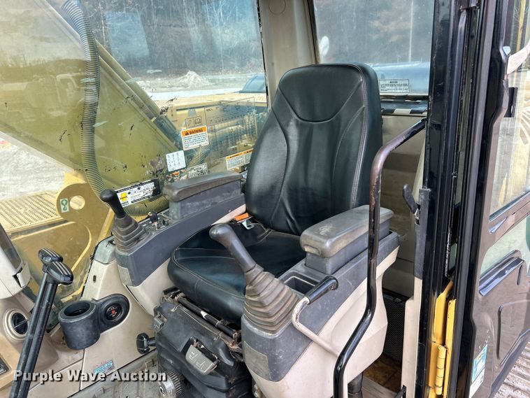 image for item FC5077 2005 Caterpillar 322C L excavator