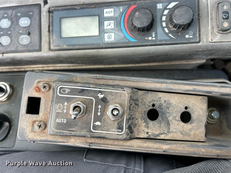 image for item FC5077 2005 Caterpillar 322C L excavator