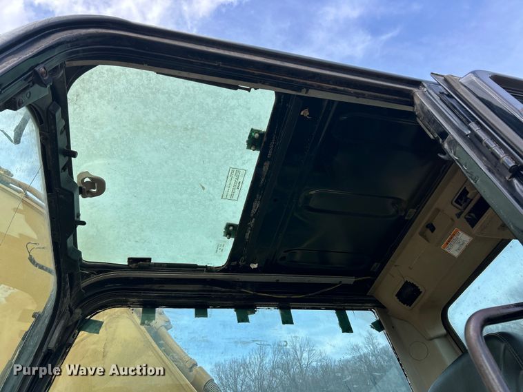 image for item FC5077 2005 Caterpillar 322C L excavator