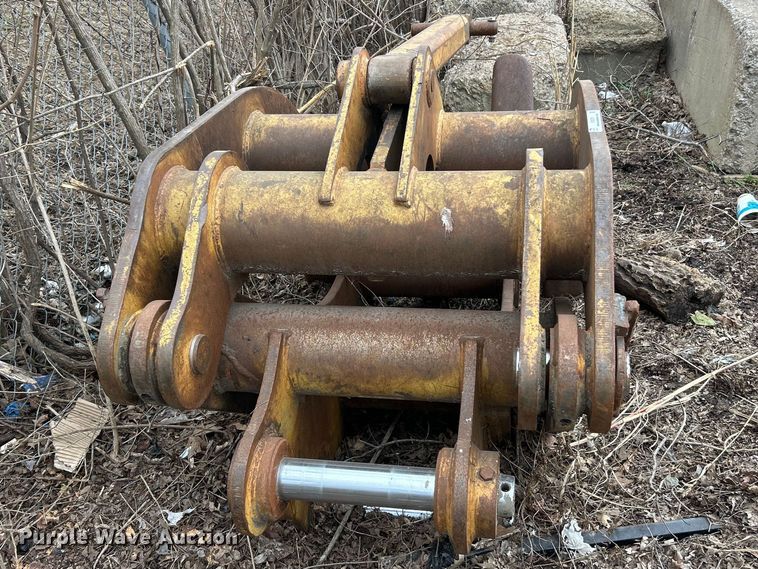 image for item FC5079 Rockland excavator grapple