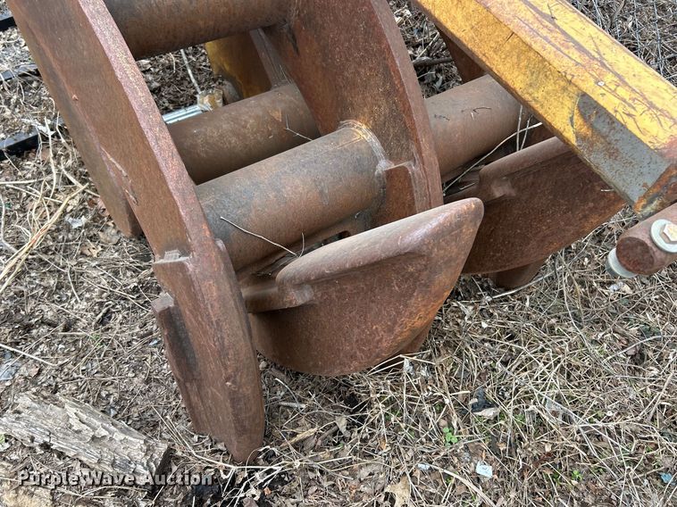 image for item FC5079 Rockland excavator grapple