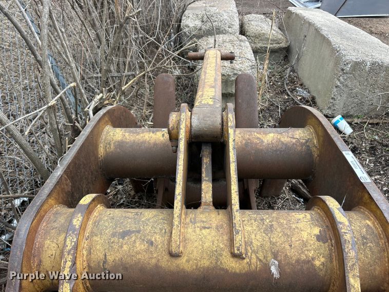 image for item FC5079 Rockland excavator grapple