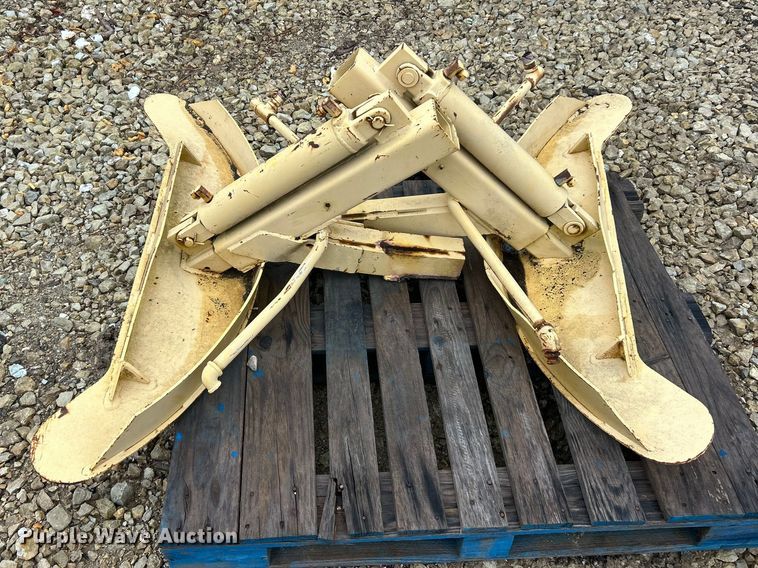 image for item FC5107 Vermeer TS44 tree spade