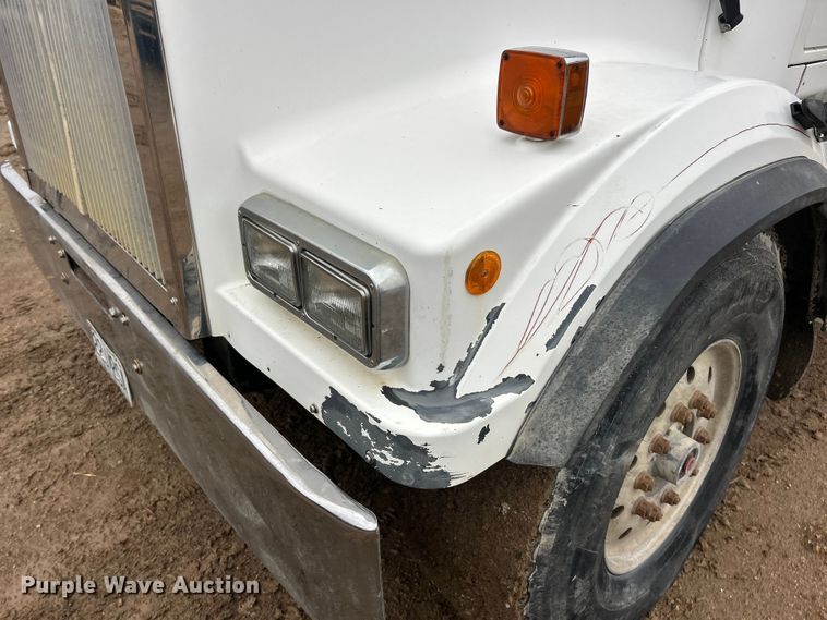 image for item FC5108 2000 Western Star 4800 dump truck