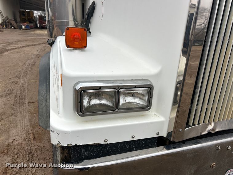 image for item FC5108 2000 Western Star 4800 dump truck