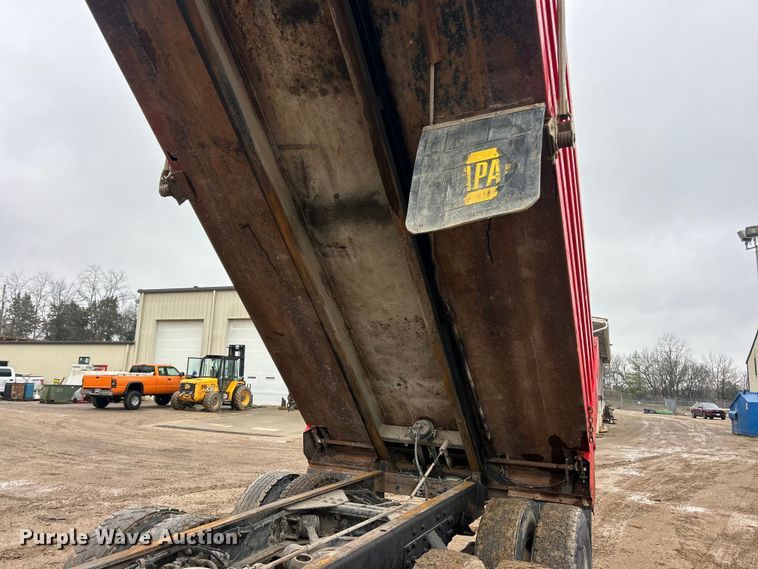 image for item FC5108 2000 Western Star 4800 dump truck