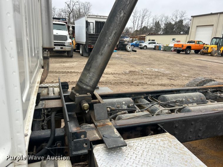 image for item FC5108 2000 Western Star 4800 dump truck